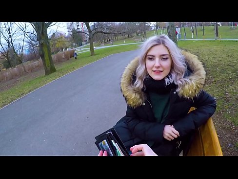 ❤️ Swallows hot cum coigreach airson airgead - blowjob anns a 'phàirc le Eva Elfie ❤️ Super gnè aig gd.pornodil.ru ❌️